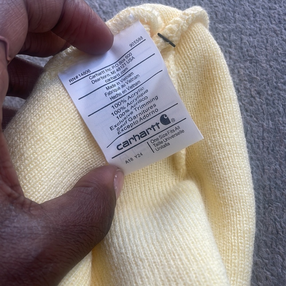 - ❤️NEW❤️ RARE  YELLOW Carhartt watch Beanie New with Tags - Picture 7 of 7